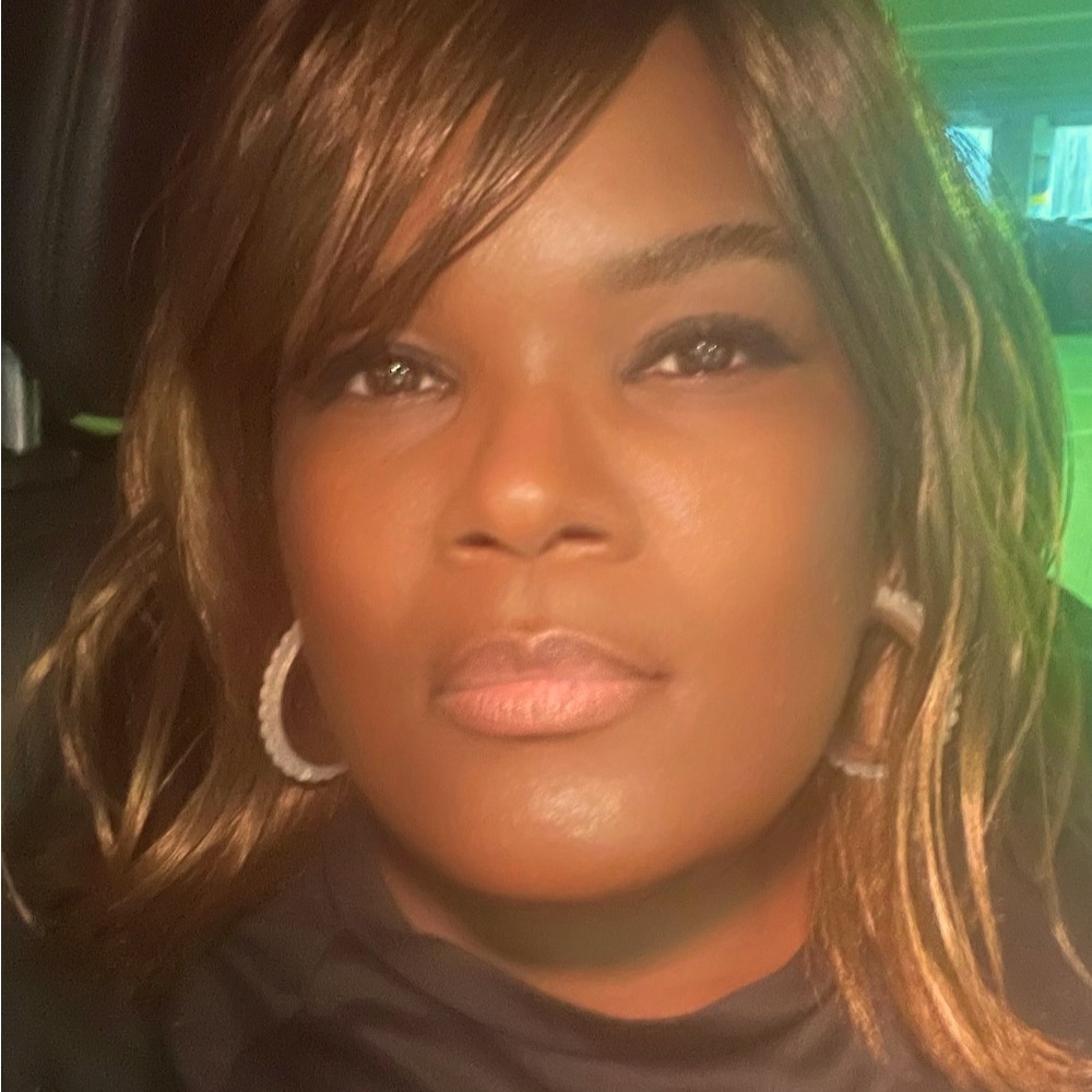 Meet your Posher, Renee